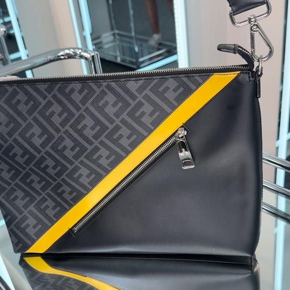 Fendi messenger bag - Picture 1 of 2